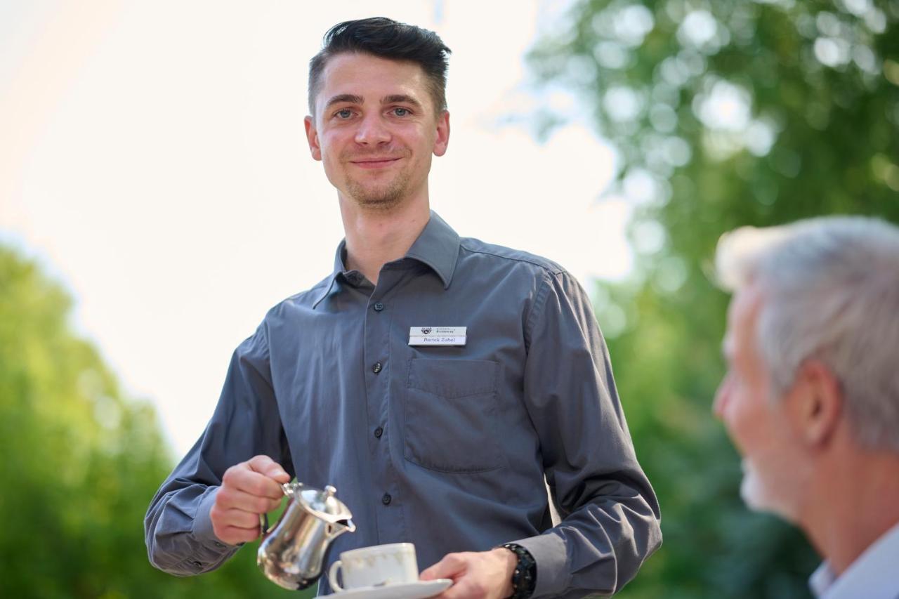 Kurhaus Pivittskrug Hotel Hille Luaran gambar