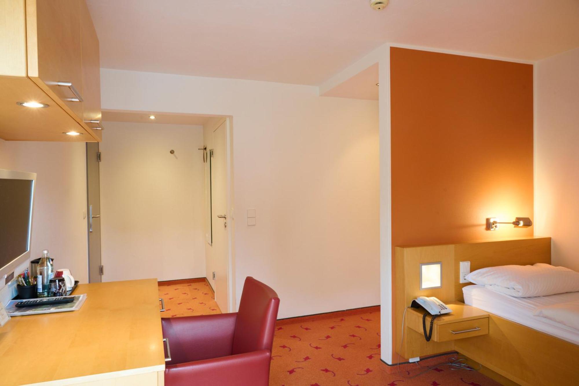 Kurhaus Pivittskrug Hotel Hille Luaran gambar
