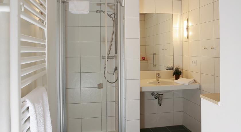 Kurhaus Pivittskrug Hotel Hille Bilik gambar